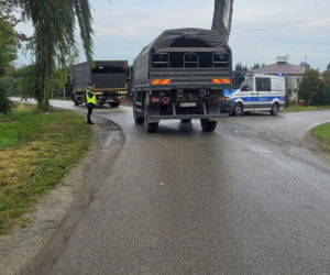 Pożar w bazie Starlink na Mazowszu. Minister mówi wprost o możliwym sabotażu, służby w akcji