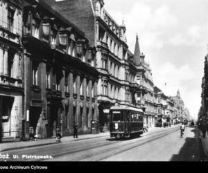 Fragment ulicy Piotrkowskiej. Widoczny tramwaj linii 15 /1918 - 1939