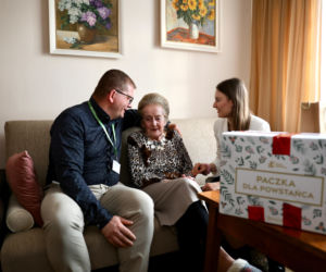 Z prezentami świątecznymi u Powstańców Warszawskich