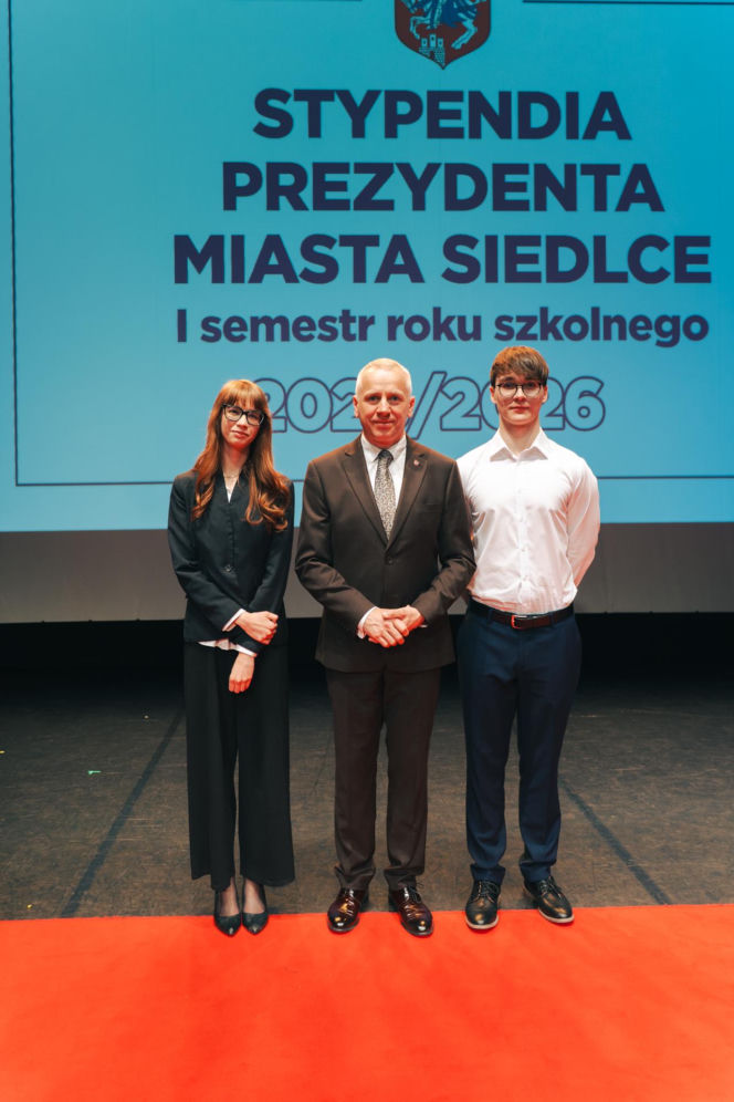 Najzdolniejsi uczniowie odebrali stypendia Prezydenta Miasta Siedlce