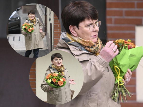 Beata Szydło z kwiatami przyjechała na Nowogrodzką! Ledwo ją poznaliśmy