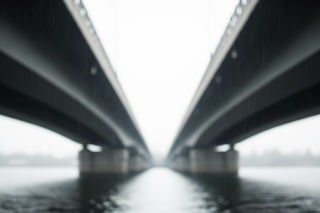 Mężczyzna zginął zrzucony z mostu. Czy kary dla sprawców były zbyt surowe?