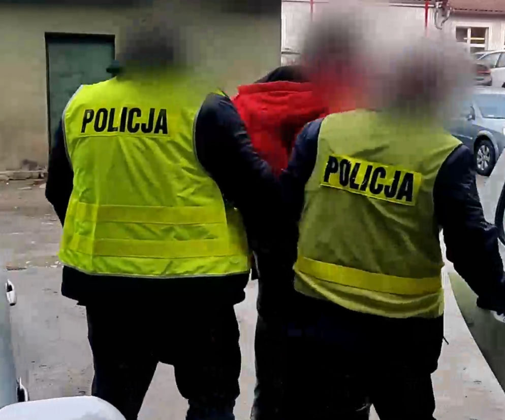 Olsztyn. Napadł na dwóch mężczyzn pod sklepem. Zabrał im zakupy i uciekł