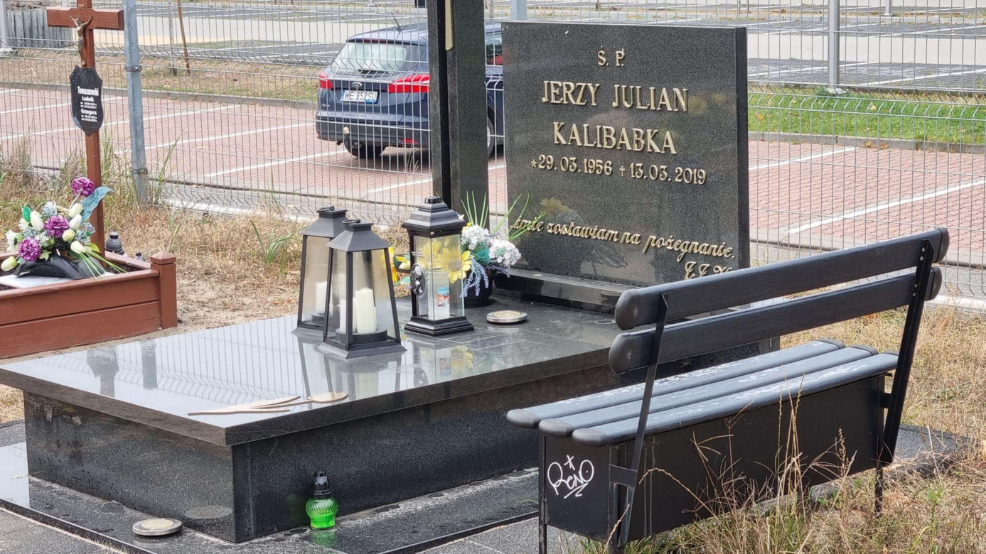 Tak wygląda grób słynnego uwodziciela z czasów PRL, Jerzego Kalibabki