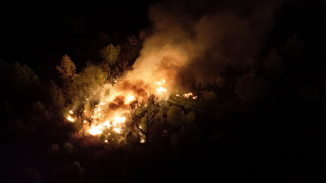 Pożar dzikiego wysypiska na Targówku