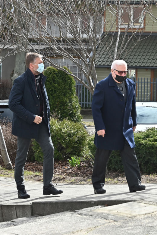 Prezes z palmą, Wałęsa bez