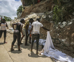 Trzęsienie ziemi na Haiti. Ponad tysiąc ofiar trzęsienia ziemi! Drugie tyle zaginionych
