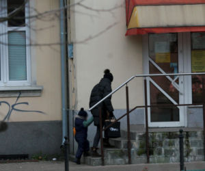 Marta Kaczyńska. Zabrała Stasia na spacer do rybnego
