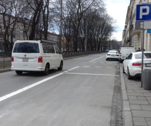 Kraków: Urzędnicy zabrali jeden pas na Dietla i zrobili tam... parking