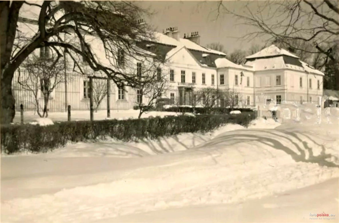 Zespół pałacowo-parkowy Klemensów-Park