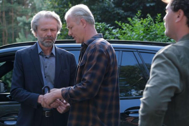 M jak miłość odc. 1898.  Jan Baczewski (Arkadiusz Głogowski), aspirant Przewrocki (Remigiusz Jankowski)