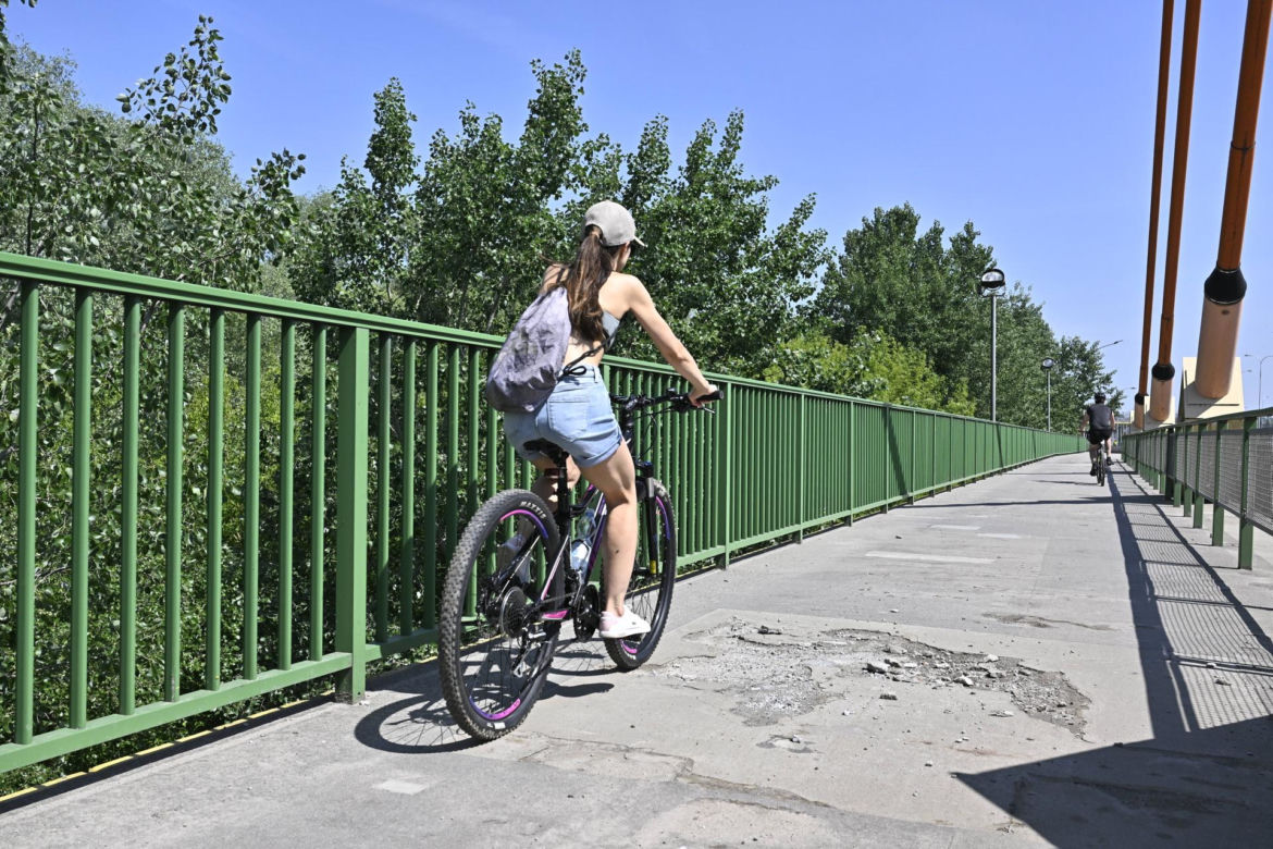 Na tej ścieżce można wybić zęby! Rowerzyści od lat błagają o remont, a urząd zasłania się brakiem środków