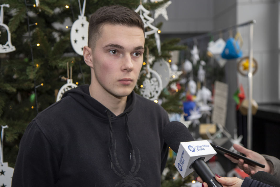 Studenci Politechniki Śląskiej przygotowali geometryczne ozdoby świąteczne