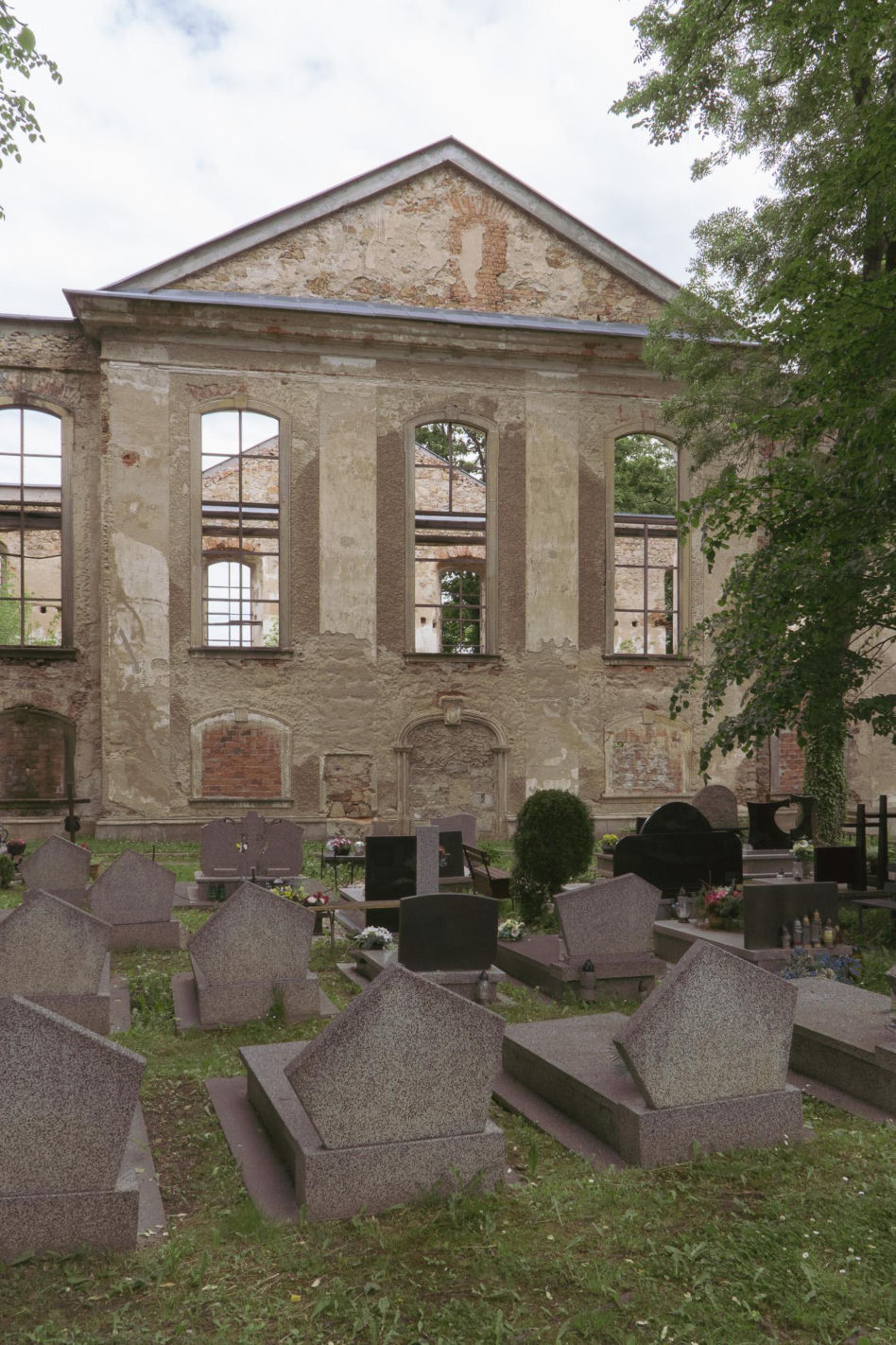 Ruiny kościoła ewangelickiego w Miłkowie na Dolnym Śląsku
