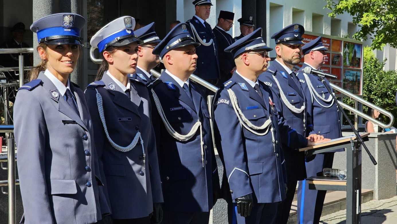 Nadanie sztandaru dla KPP w Świdwinie