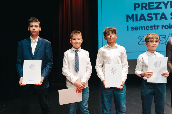 Najzdolniejsi uczniowie odebrali stypendia Prezydenta Miasta Siedlce