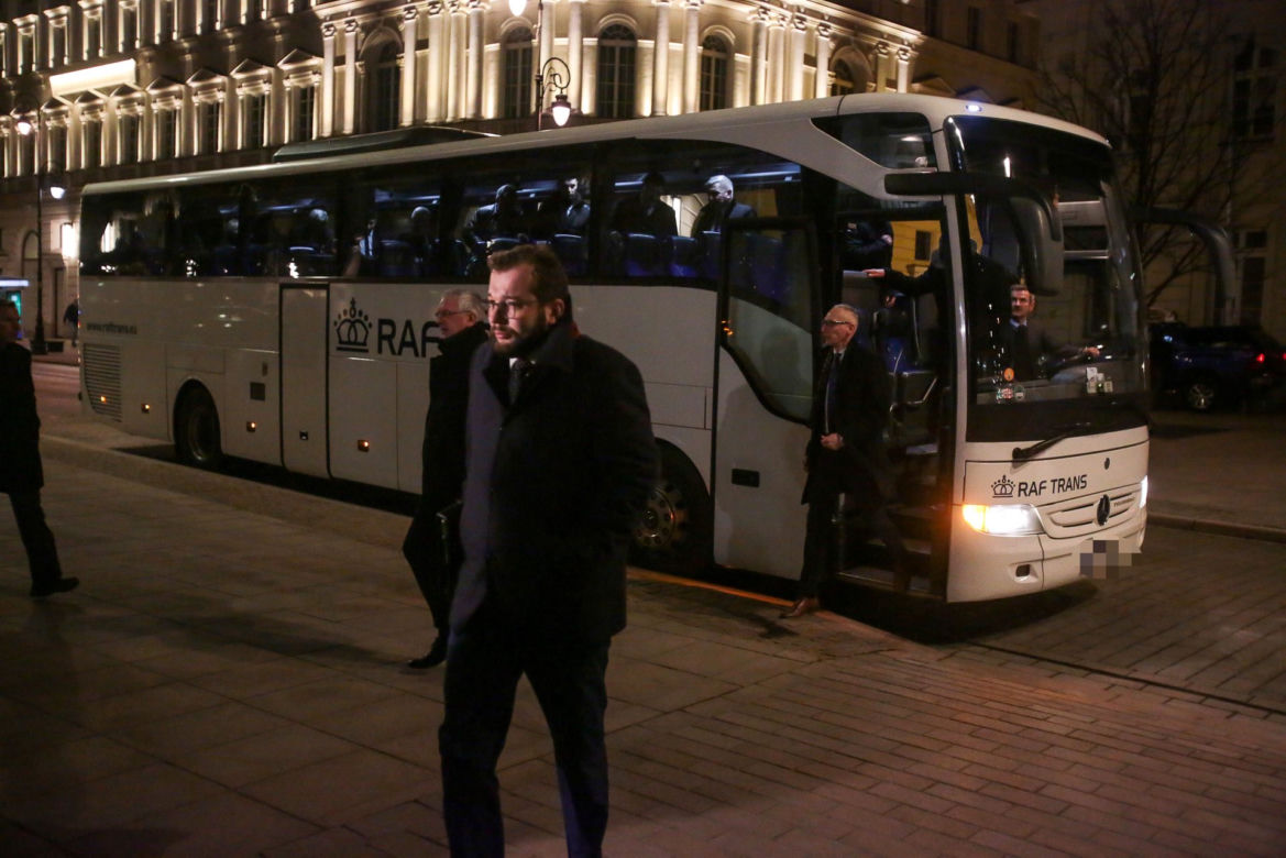 Wieczorne spotkanie Andrzeja Dudy z PiS w pałacu prezydenckim