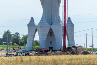 Budowa pomnika Matki Boskiej w Konotopiu