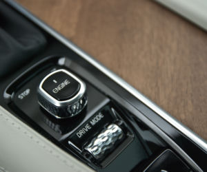 Volvo S90 D4