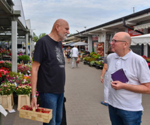 Truskawki są w tym roku lepsze! Potwierdza to nawet były prezydent Torunia