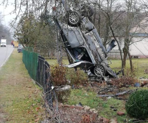 Wspiął się passatem na słup. Mieszkaniec Łukowa miał niewiarygodne szczęście