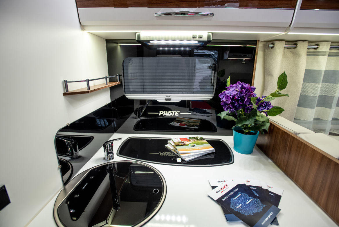 Kampery na targach Poznań Motor Show 2019