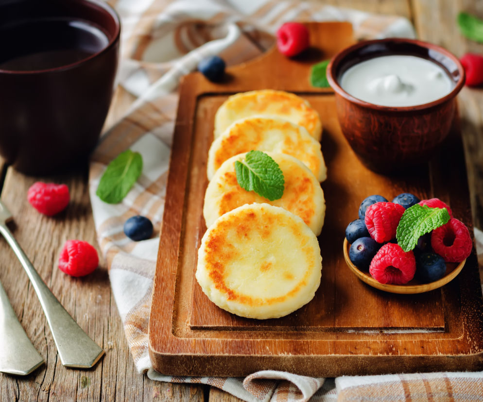 Placuszki z serkiem ricotta: przepis na pyszne placki bez jajek