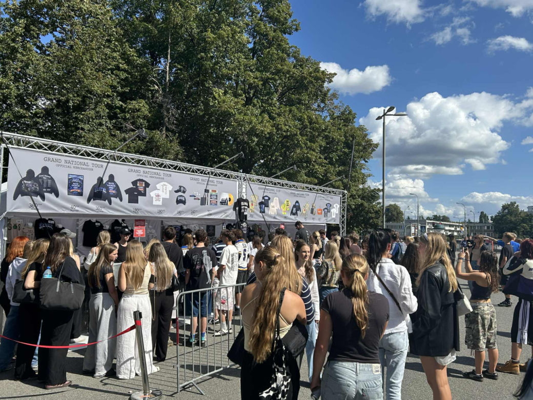 Ceny merchu na koncercie Kendricka Lamara. Tyle trzeba zapłacić za koszulki, bluzy i inne gadżety