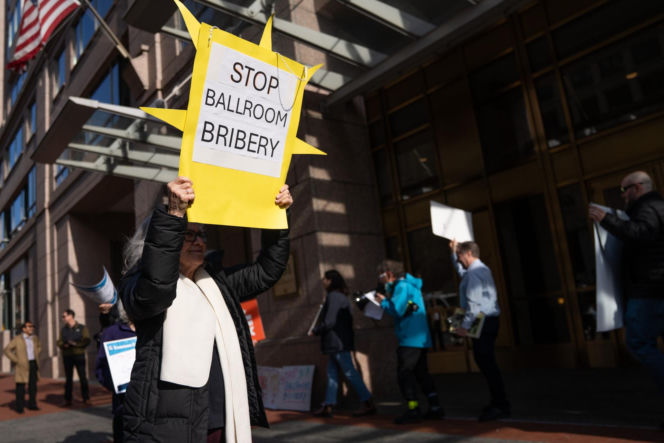 Nie będzie wielkiej sali balowej Trumpa?! Sąd blokuje budowę