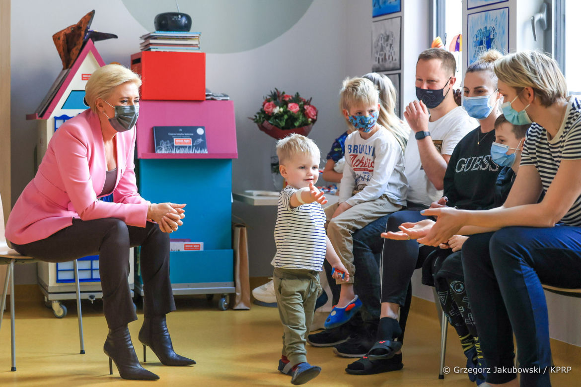 Agata Duda odwiedziła chore dzieci