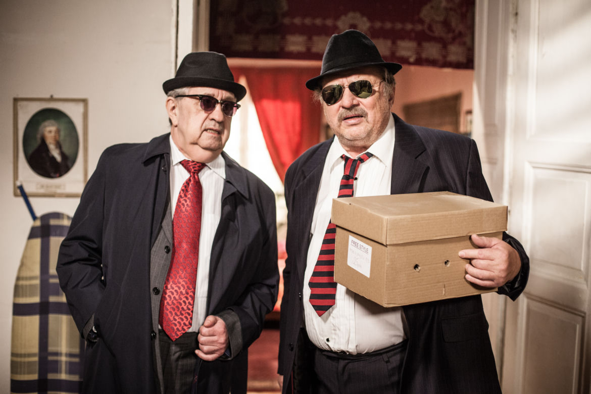 Świat według Kiepskich 25 sezon. Ferdek (Andrzej Grabowski), Kozłowski (Andrzej Gałła)