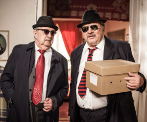 Świat według Kiepskich 25 sezon. Ferdek (Andrzej Grabowski), Kozłowski (Andrzej Gałła)