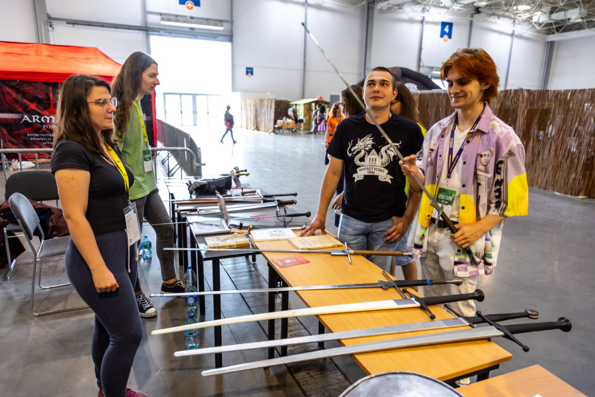 Pyrkon 2023. Tak bawili się uczestnicy festiwalu fantastyki w Poznaniu. Zobaczcie najlepsze stroje i stoiska!