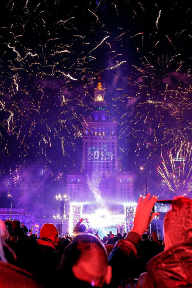 Sylwester w Warszawie sprzed lat. Tak stolica witała dawniej Nowy Rok