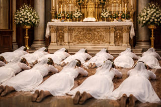 Te kobiety poślubiły Jezusa. W Polsce jest ich ponad 400!