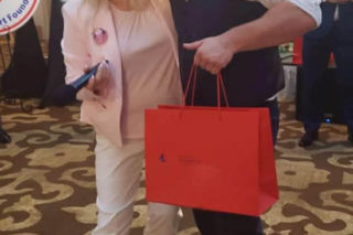 Wiosenny Bal „Szalonych Kapeluszy Daru Serca w Chicago