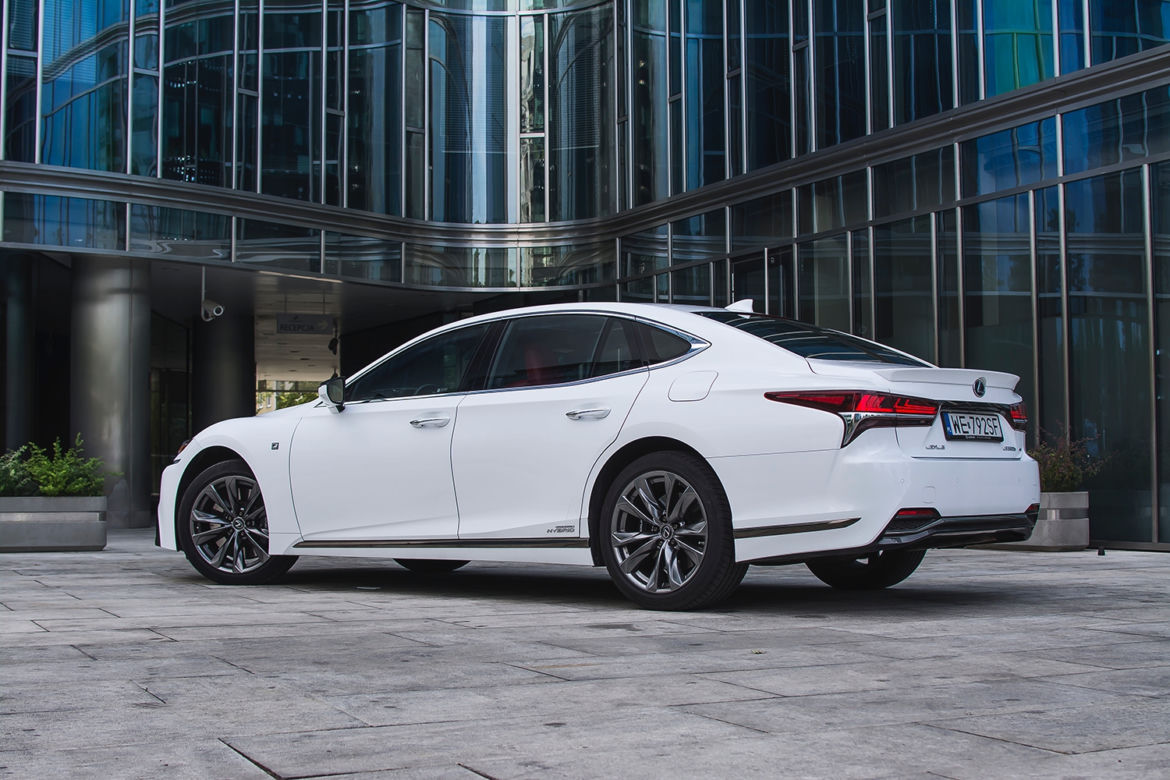 Lexus LS500h F-Sport