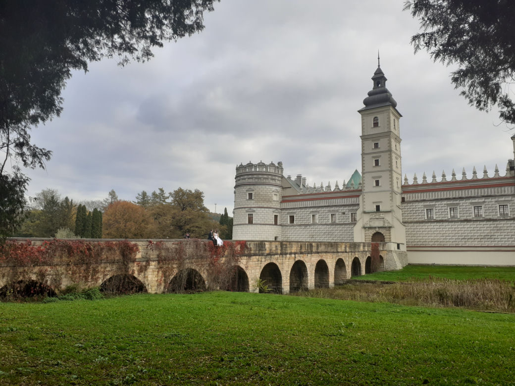 Jesienny spacer po parku zamkowym w Krasiczynie