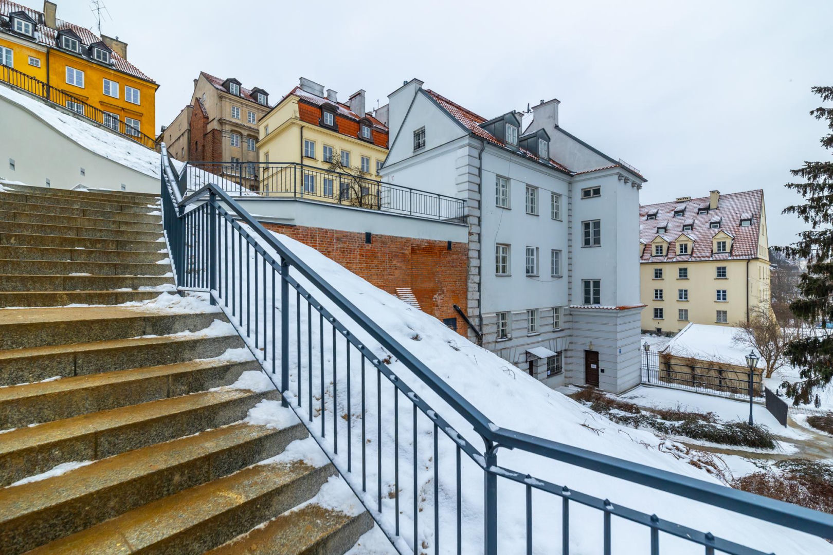 Dom Profesorów na ul. Brzozowej w Warszawie