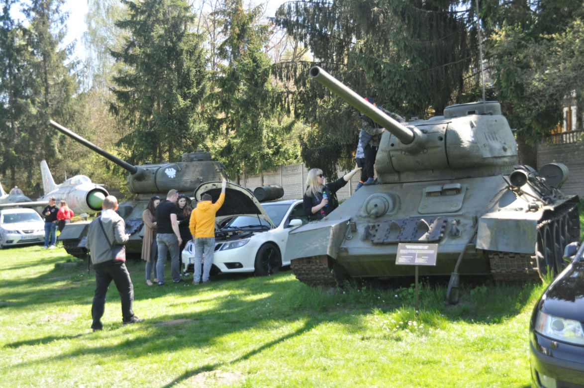 Zlot Zabytkowych Aut w Muzeum im. Orła Białego w Skarżysku-Kamiennej