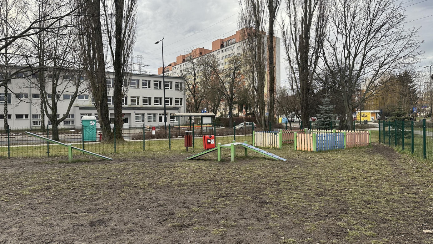 Psi park na ul. Żubardzkiej w Łodzi