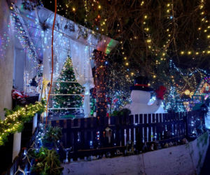 Dom bydgoskich Griswoldów znów rozbłysł. Powieśiliśmy 300 tysięcy lampek. Przygotowywaliśmy jej od lipca!