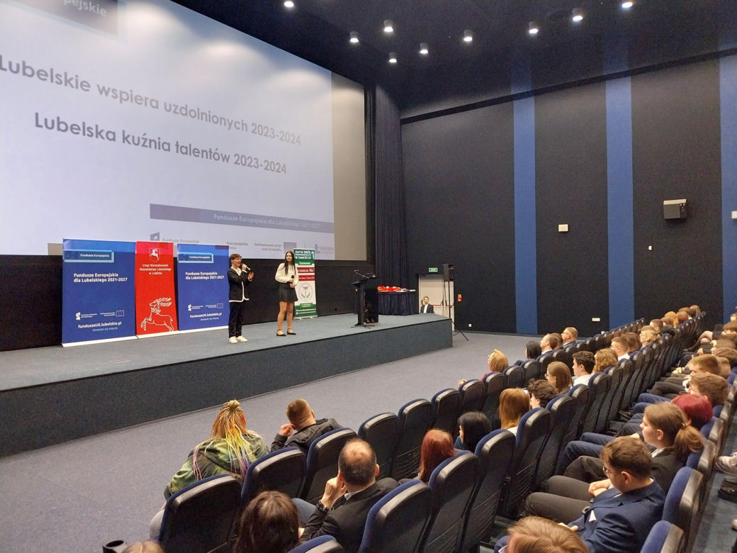 Uroczyste wręczenie stypendiów Marszałka Województwa Lubelskiego w CKF Stylowy w Zamościu