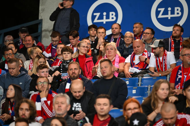 Tak kibice Wisły Kraków bawili się na trybunach. Znajdź się na zdjęciach