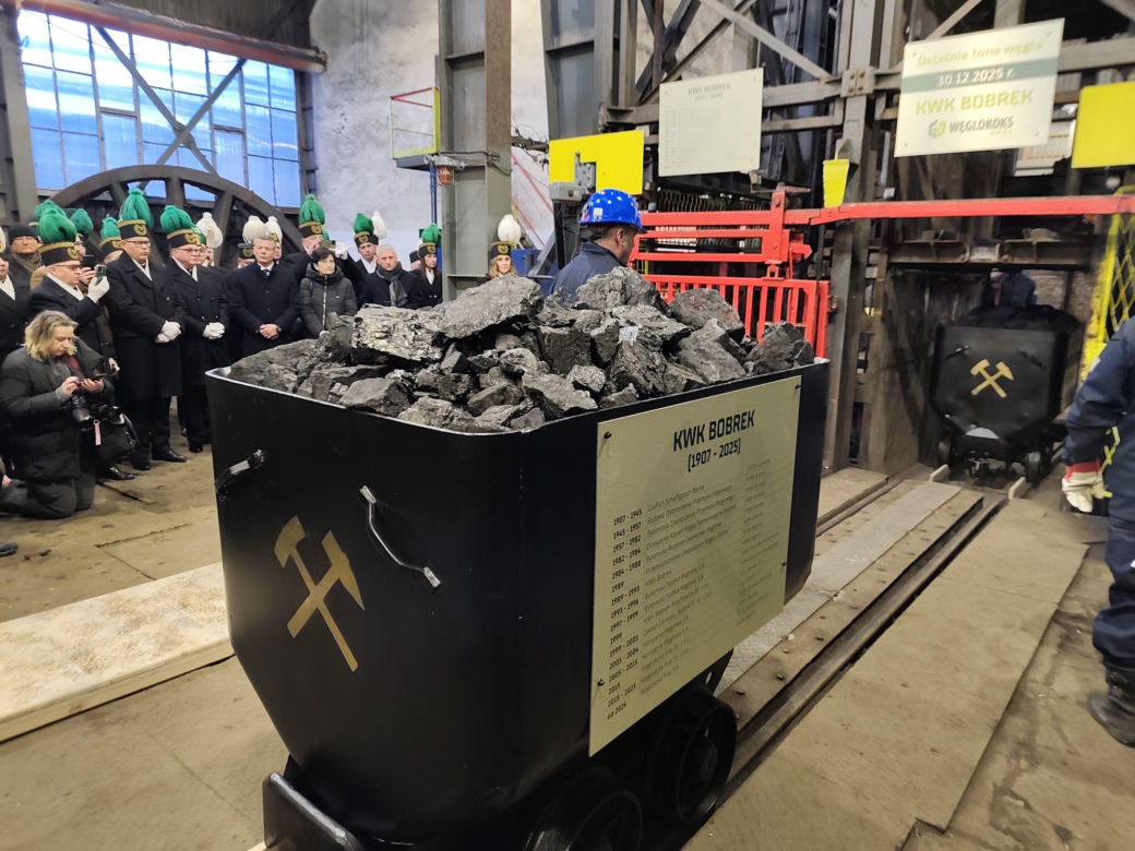 Ostatni wagon z węglem na KWK Bobrek w Bytomiu. 30 grudnia 2025 roku