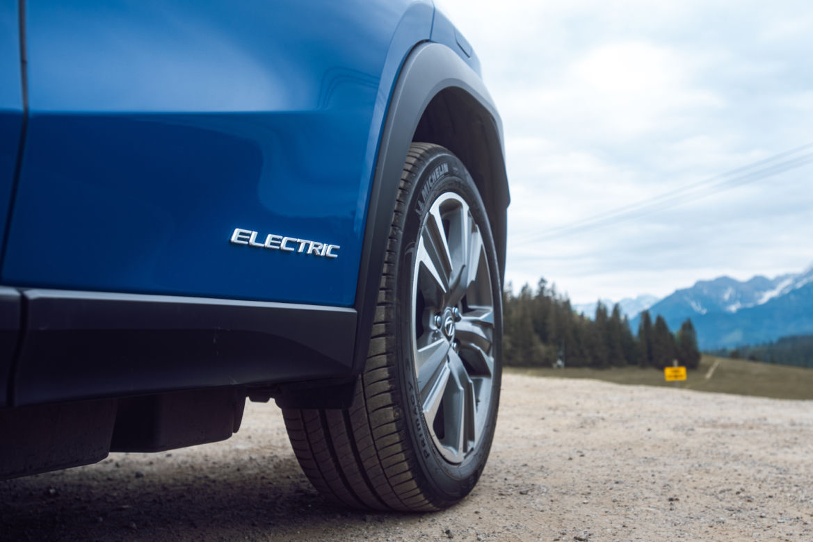 Lexus UX 300e