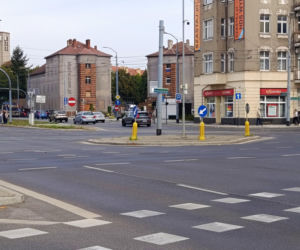 Plac Kazimierza Wielkiego po czterech latach doczekał się tablicy z nazwą