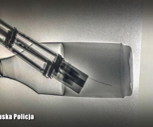Zatrzymał byłą dziewczynę na środku ulicy i wyjął broń! W jego aucie był ładunek wybuchowy. Szok w Sulechowie [ZDJĘCIA].