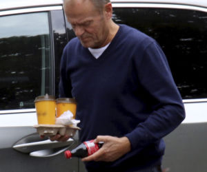 Donald Tusk po porannych zakupach