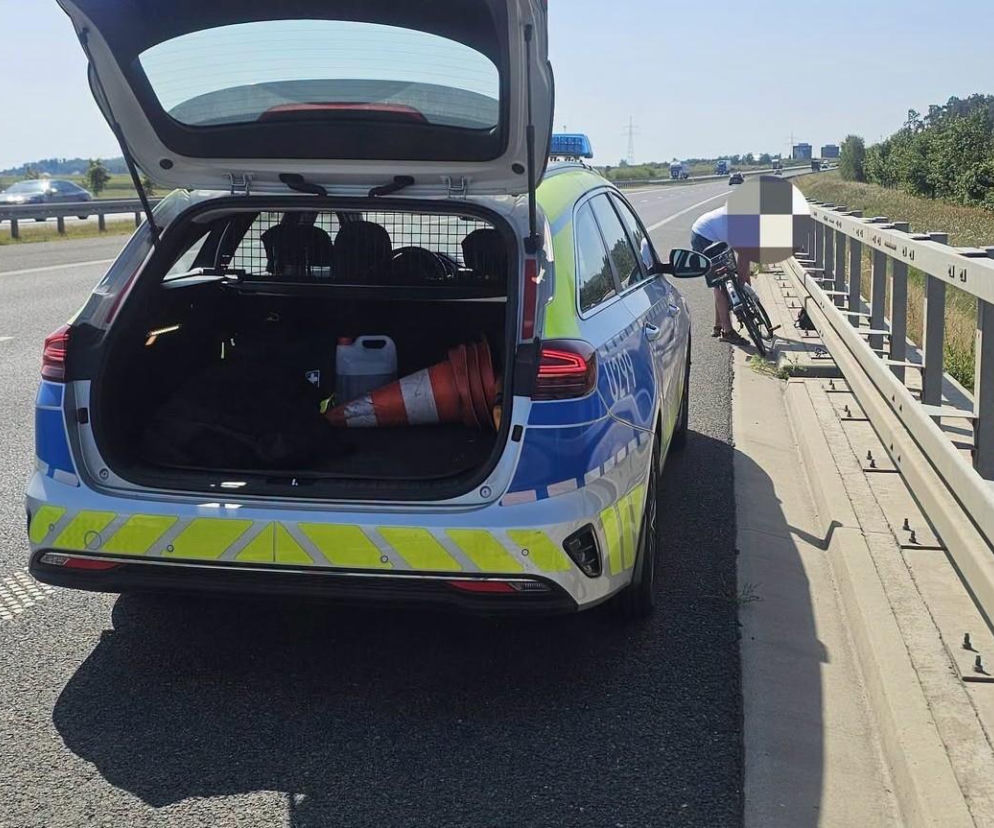 Jechał rowerem po S5! Podróż przerwali policjanci